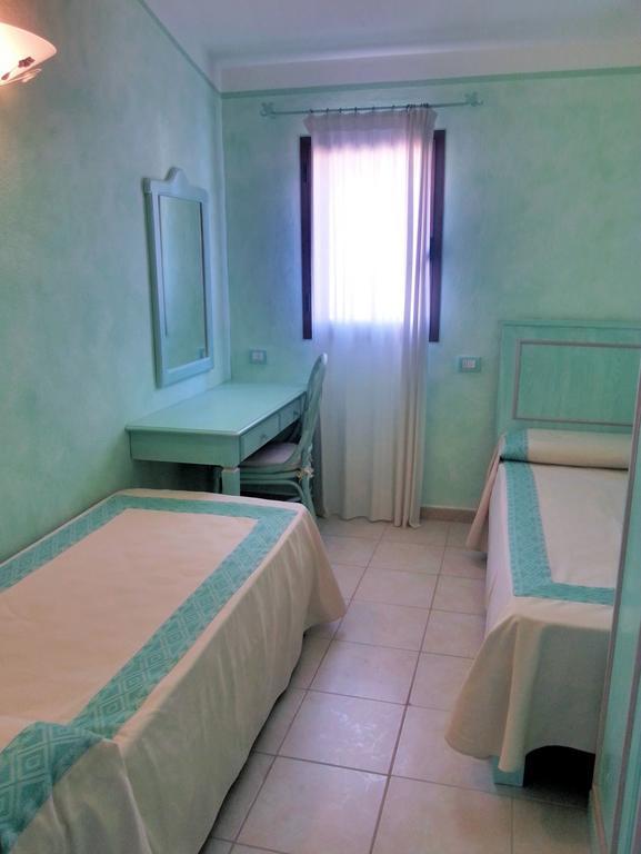 Residence Riva Azzurra Cannigione Szoba fotó