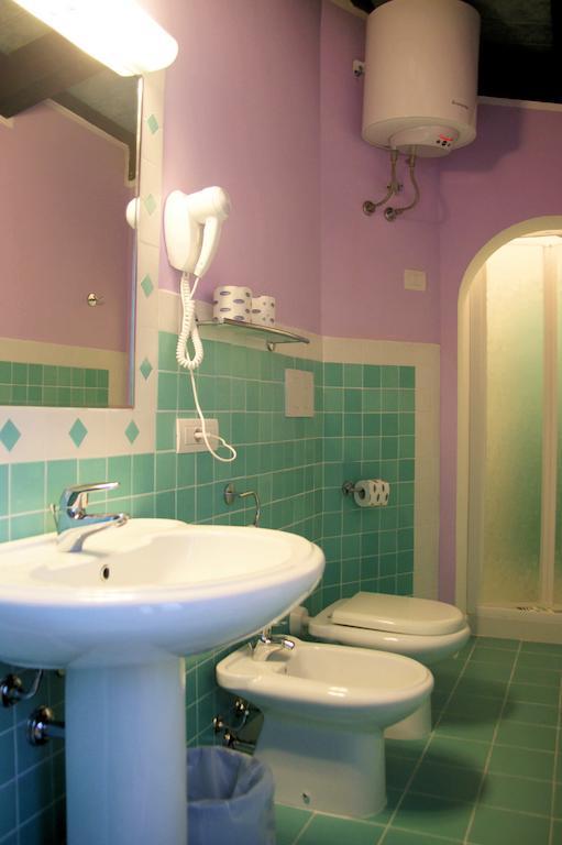 Residence Riva Azzurra Cannigione Szoba fotó
